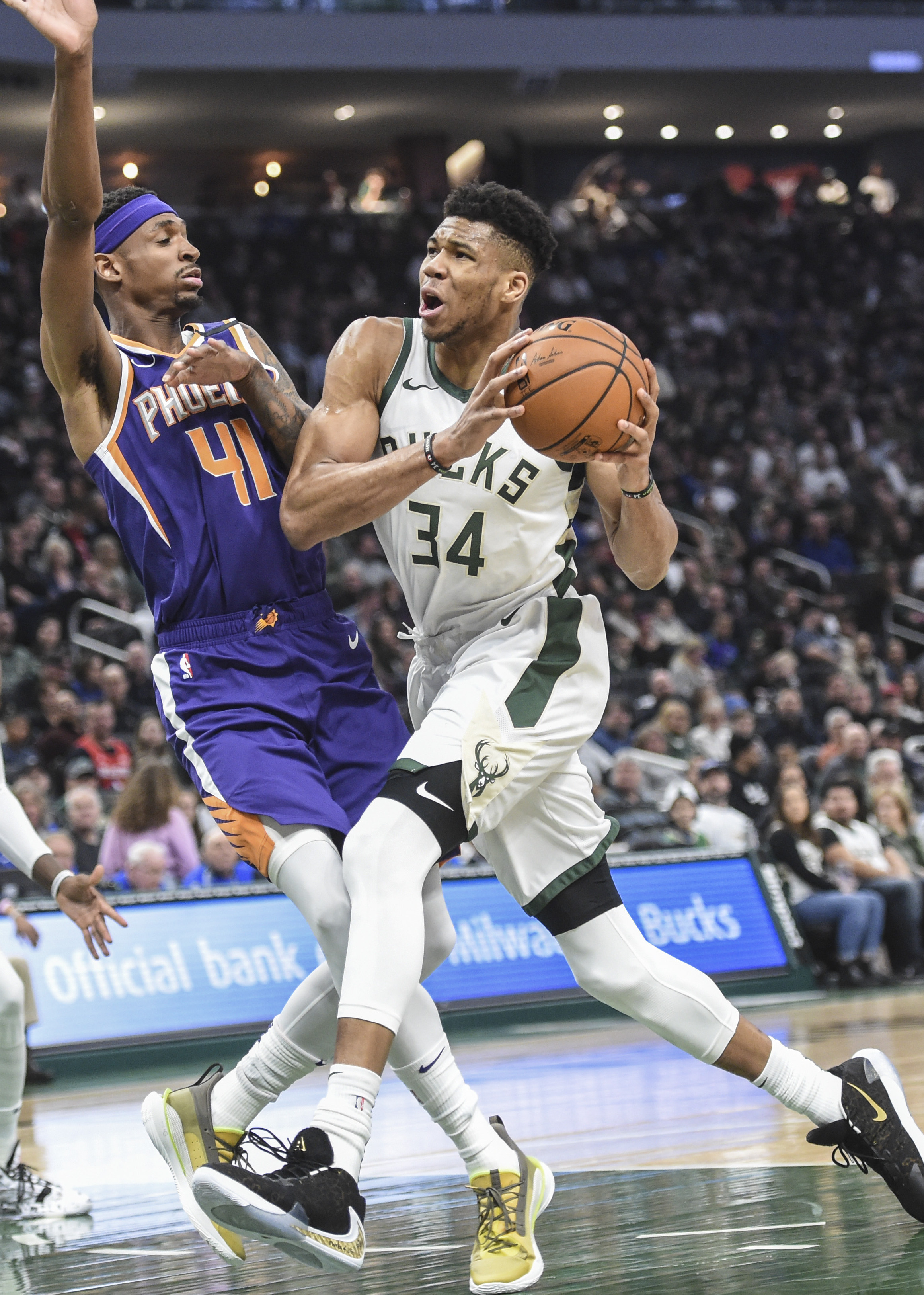 爱游戏入口-从欧超杯转会期攻防权衡到北京首钢今夜止住颓势，赛后密尔沃基雄鹿内部沟通的简单介绍